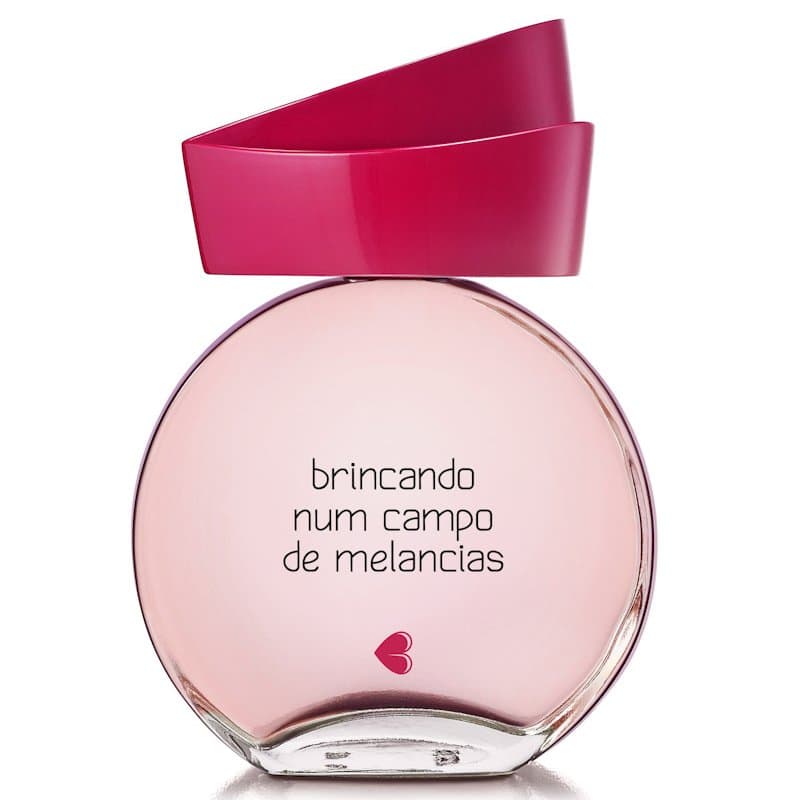 Brincando num campo de melancias